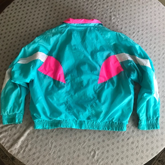 ⛔️SOLD⛔️Vintage Puma Windbreaker - Picture 4 of 8